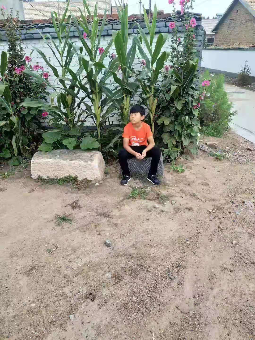 未有安全防护导致内蒙少年河滩沙坑中溺水身亡