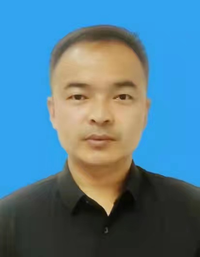 采编部副主任   马海青